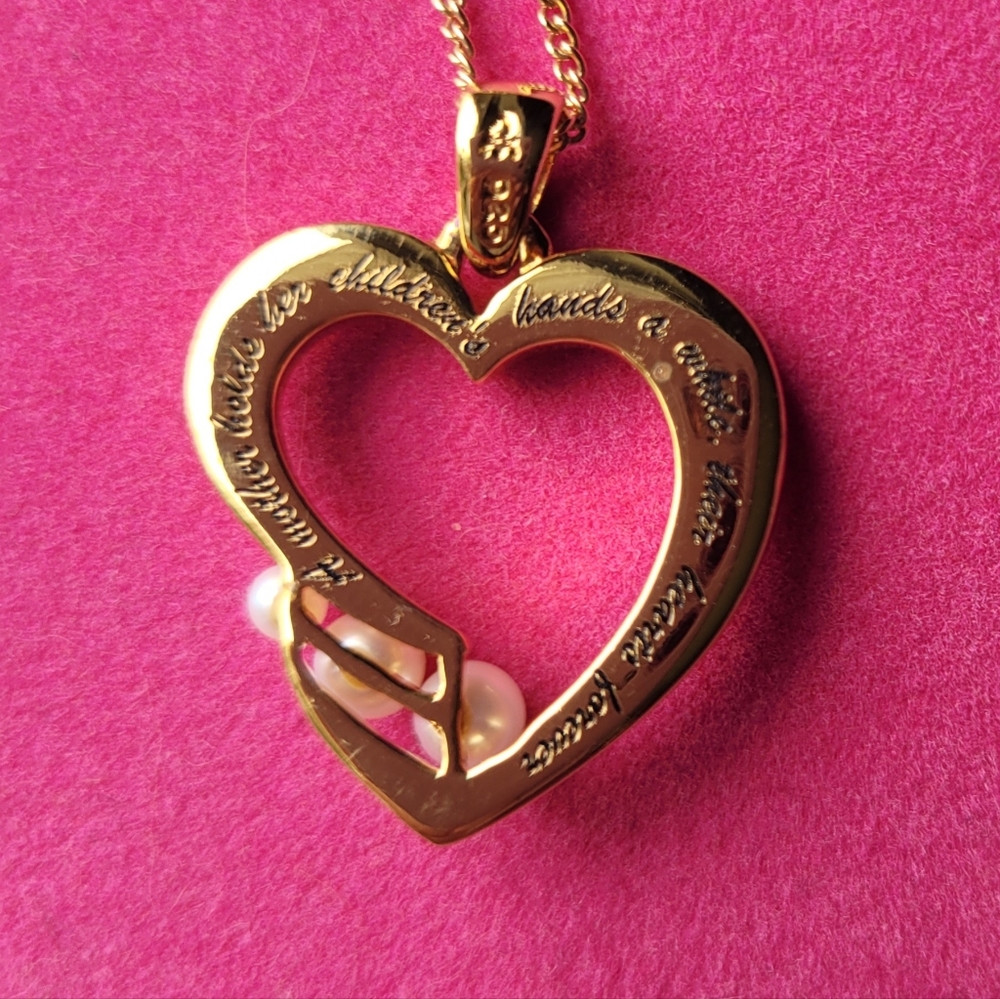 Mom Necklace - Picture 3 of 7